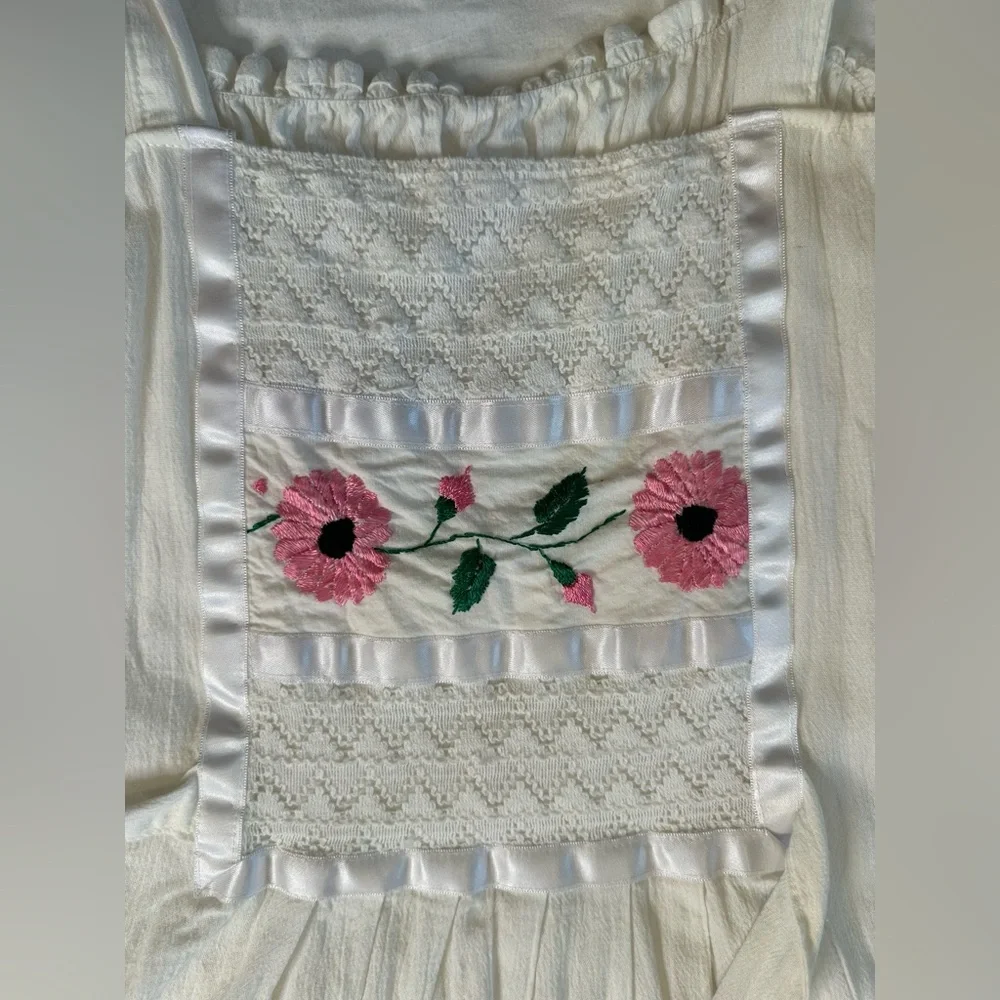 Cottagecore Midi Dress White Embroidered Boho Floral Eyelet Woven Size Small - Picture 6 of 11